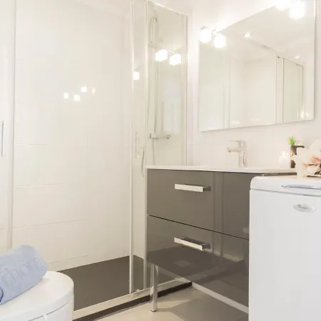 Apartment Club Nautic-25 By Interhome Empuriabrava